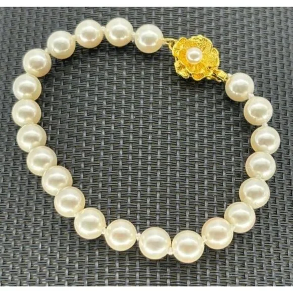 Vintage Faux Pearl Bracelet Flower Shaped Clasp Marked G. Silver 7MM Faux Pearls - Picture 5 of 6